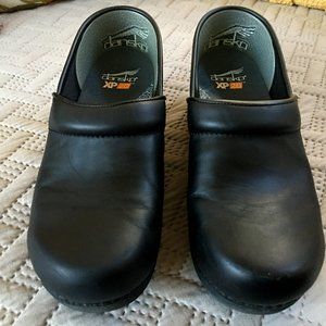 DANSKO XP 20 Ladie's Black Matte Pull Up Mules/Clogs~Size 38 (US 7.5-8)